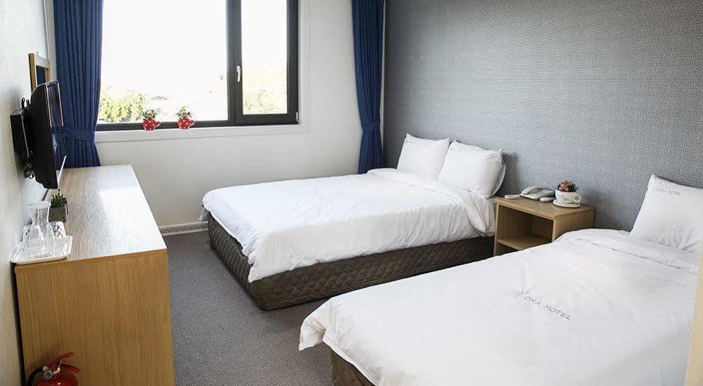 Ra Tourist Hotel Чеджу Екстериор снимка